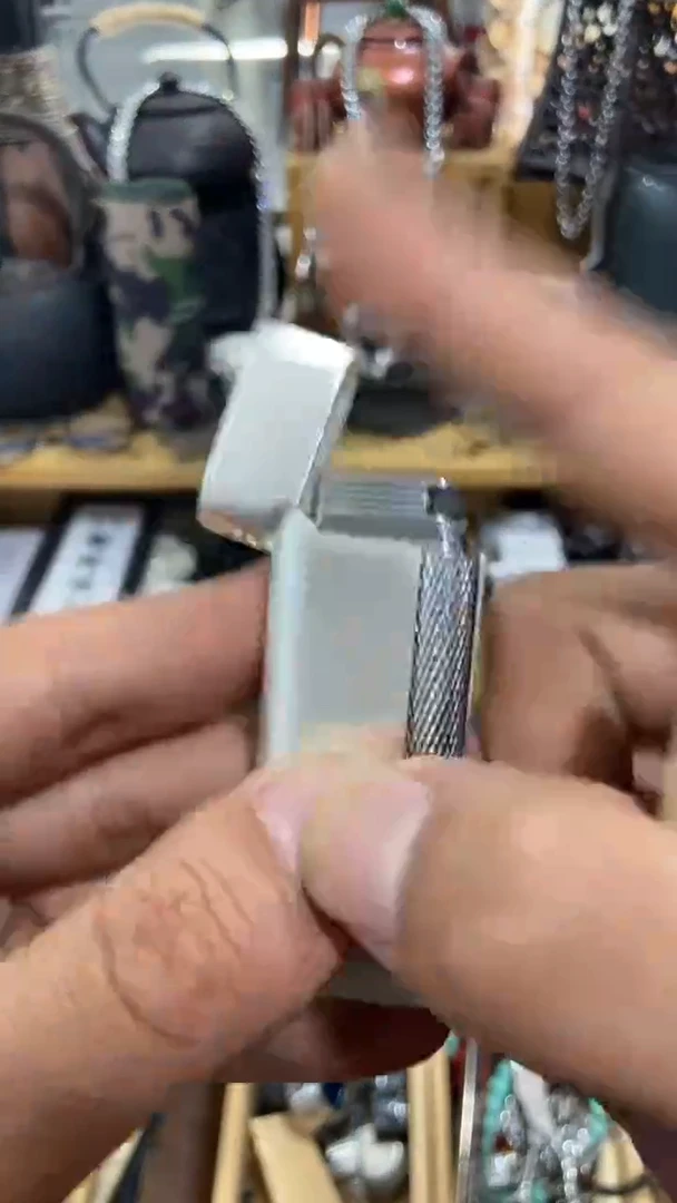 瓷片闪购商品  如图所示