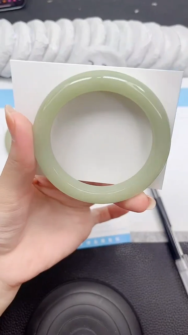 石英质玉手镯未镶嵌200-56.6