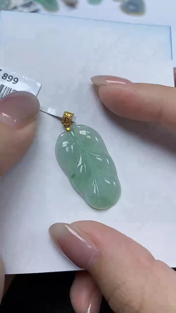 翡翠18K金镶嵌颈饰天然缅甸翡翠A货