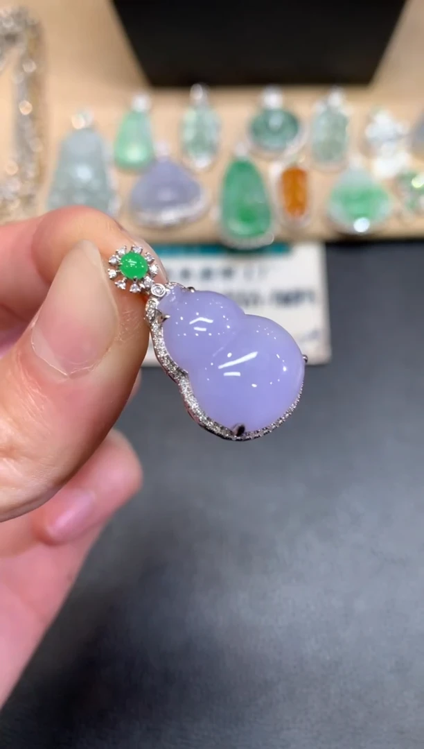 【闪购商品】翡翠颈饰18K金镶嵌葫芦【无服务费】