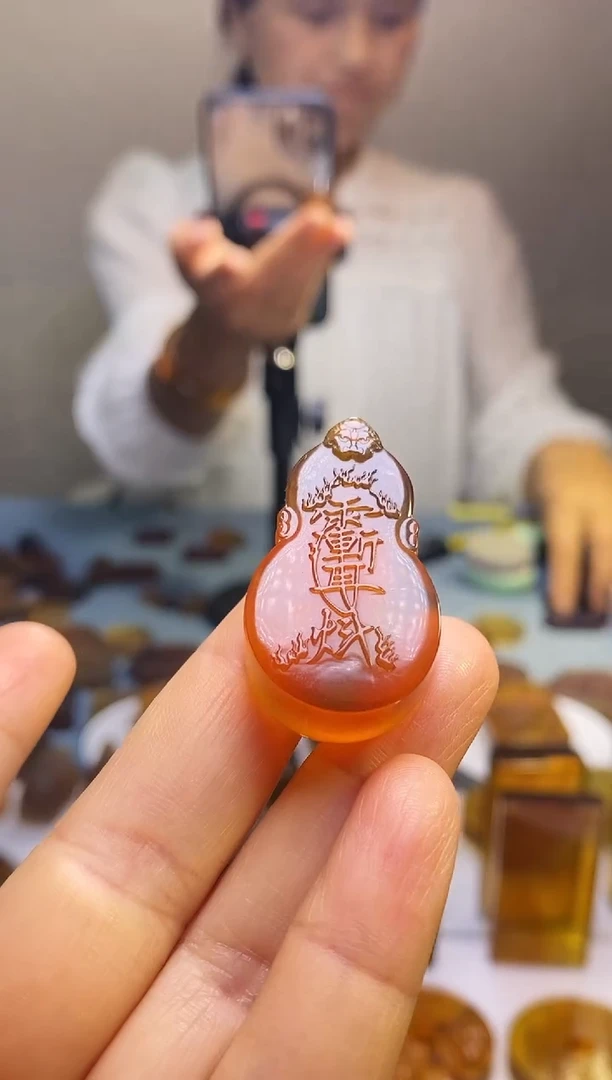 未镶嵌颈饰琥珀SN43-66（紫薇讳葫芦）