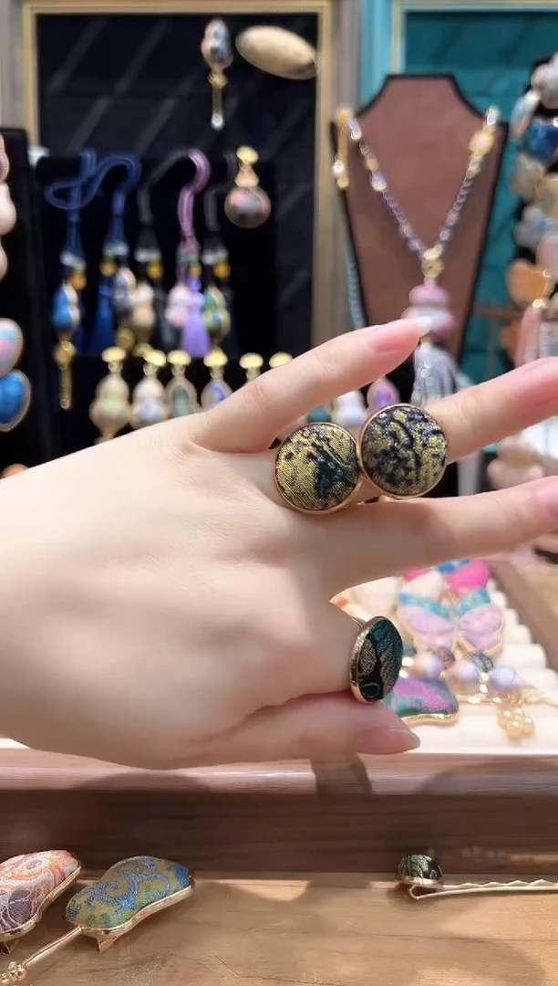 【闪购商品】【孤品车3.15】汉宫秋月大戒指一个！