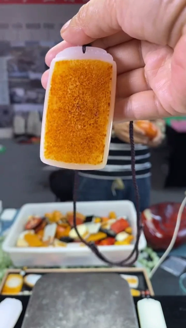 天然玉石未镶嵌颈饰