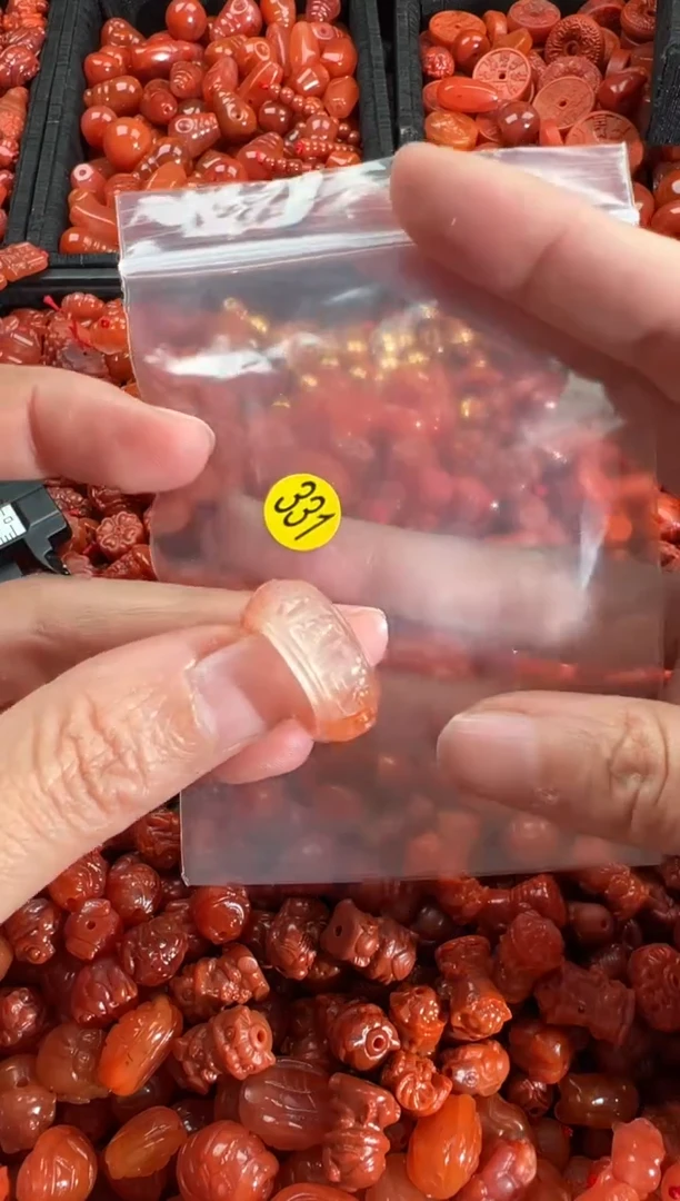 【闪购商品】南红玛瑙颈饰未镶嵌1