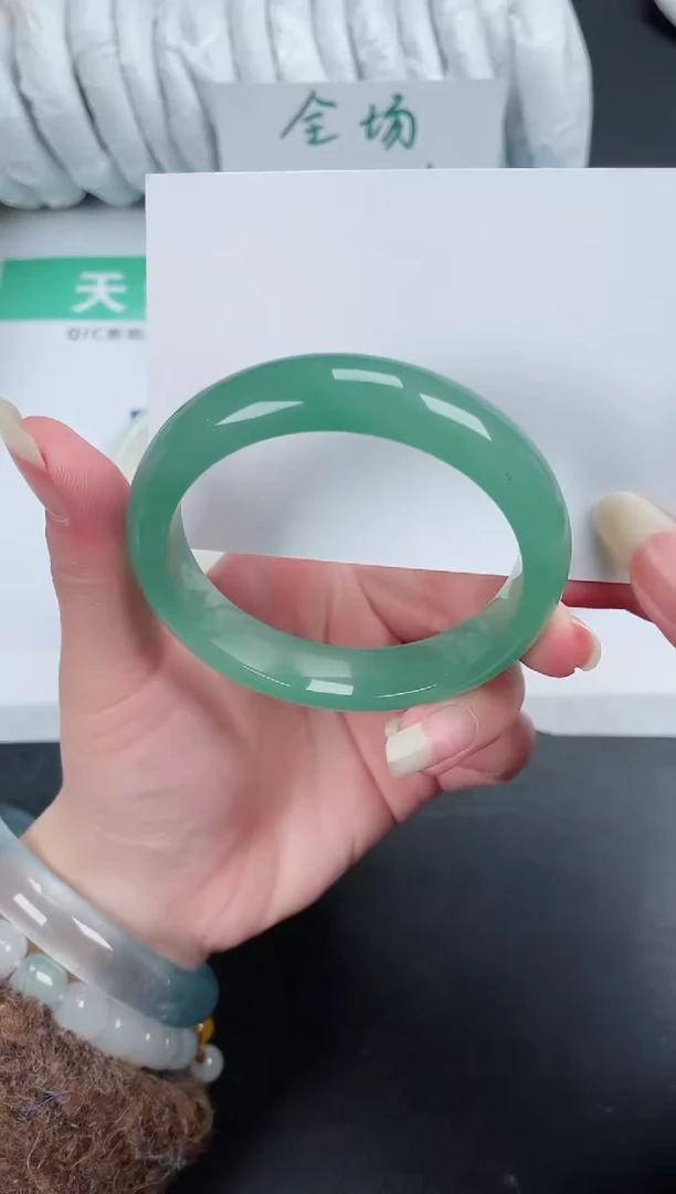 【闪购商品】石英质玉手镯未镶嵌145-56.3