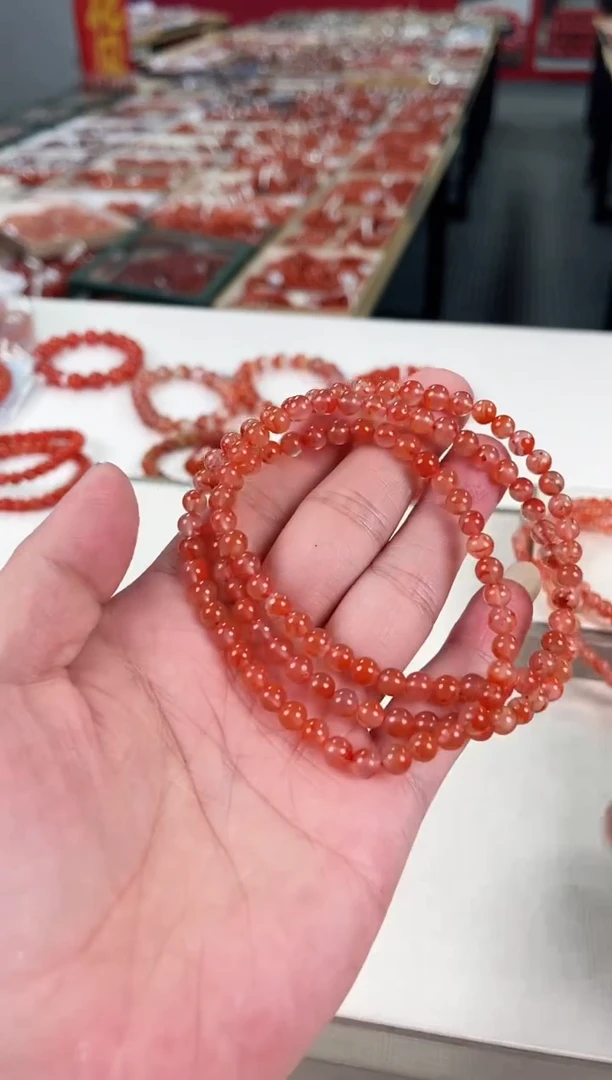 南红玛瑙冰飘多圈5+未镶嵌一个/条