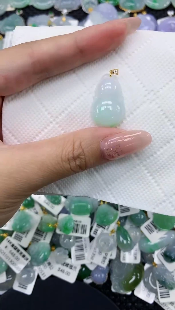 颈饰18K金镶嵌翡翠1111111111