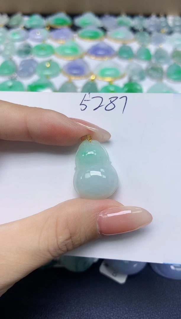 翡翠未镶嵌颈饰 天然缅甸翡翠A货