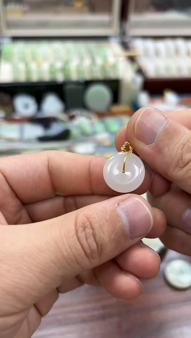 【闪购商品】和田玉吊坠18K金镶嵌平安扣