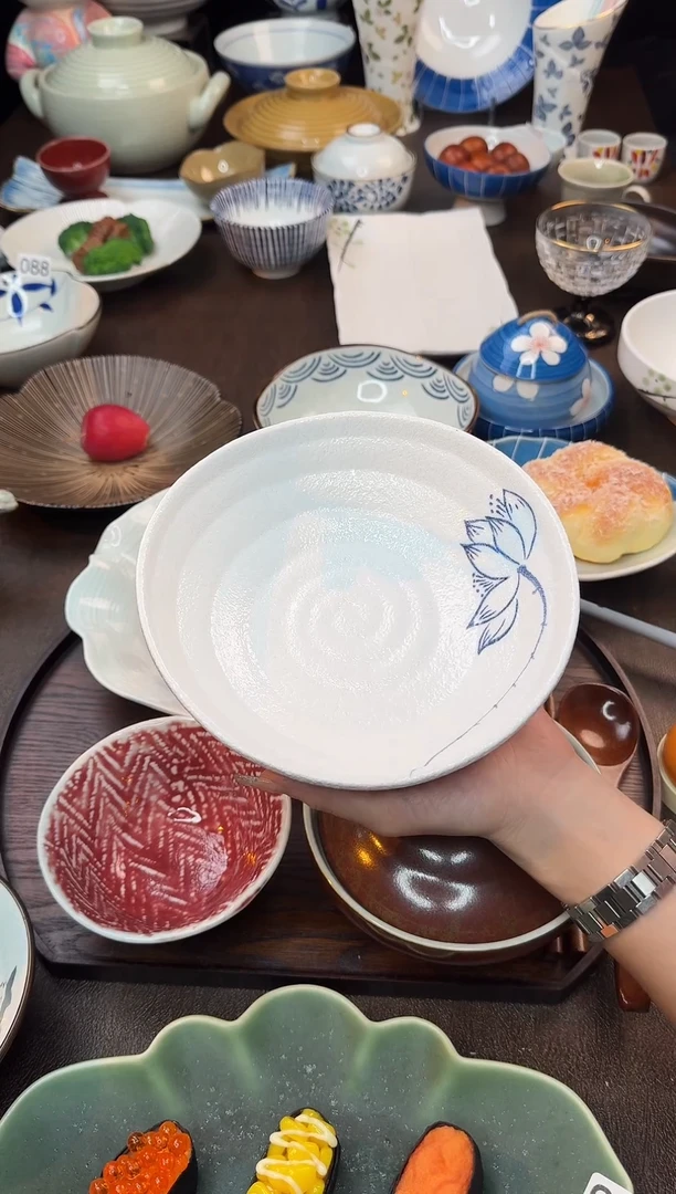 瓷（雪莲）石纹异形碗