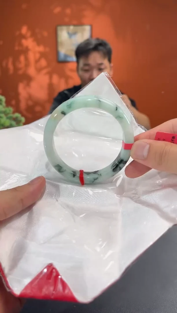 未镶嵌手镯翡翠翡翠手镯（微瑕）