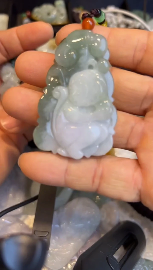 翡翠未镶嵌吊坠(不含链)灵猴献寿