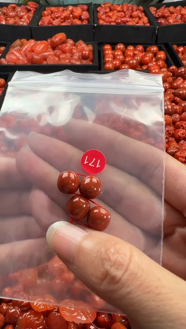 颈饰未镶嵌南红玛瑙1