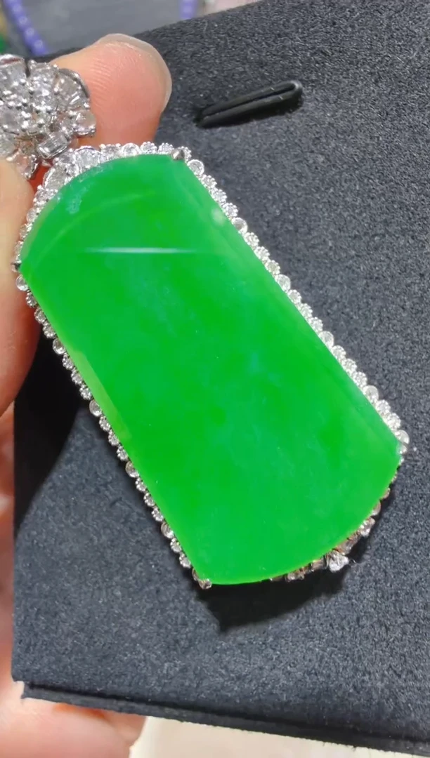 吊坠(不含链)18K金镶嵌翡翠多样性团购发一件