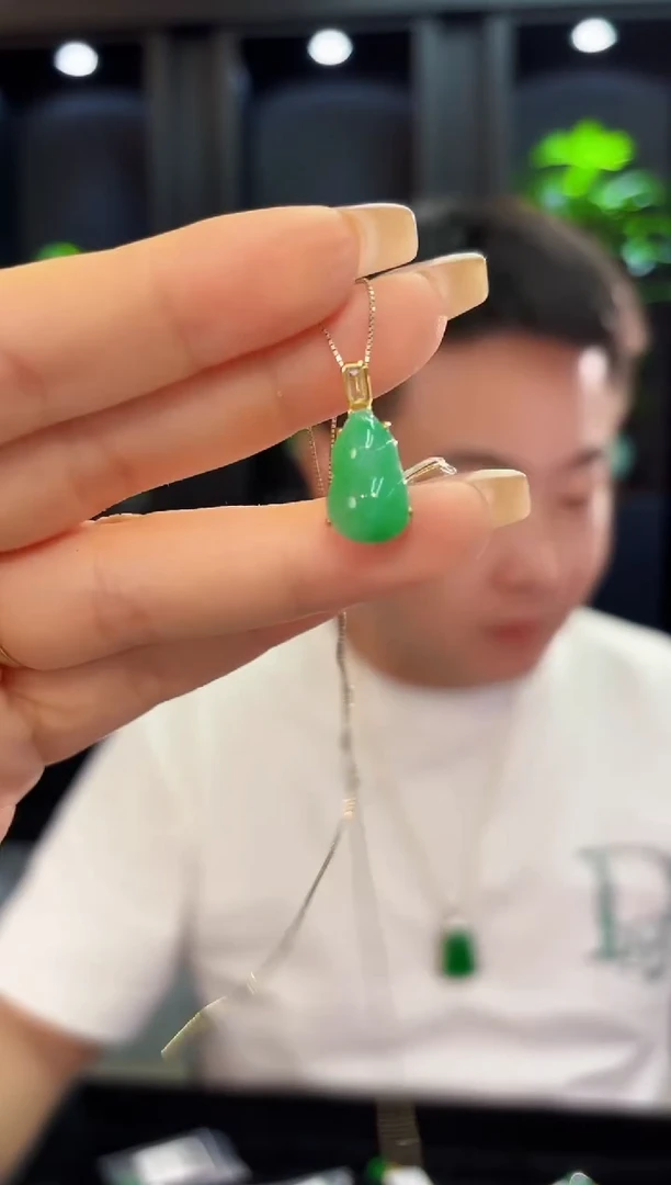 翡翠未镶嵌吊坠(不含链)缅料A货/多样性发货/一件