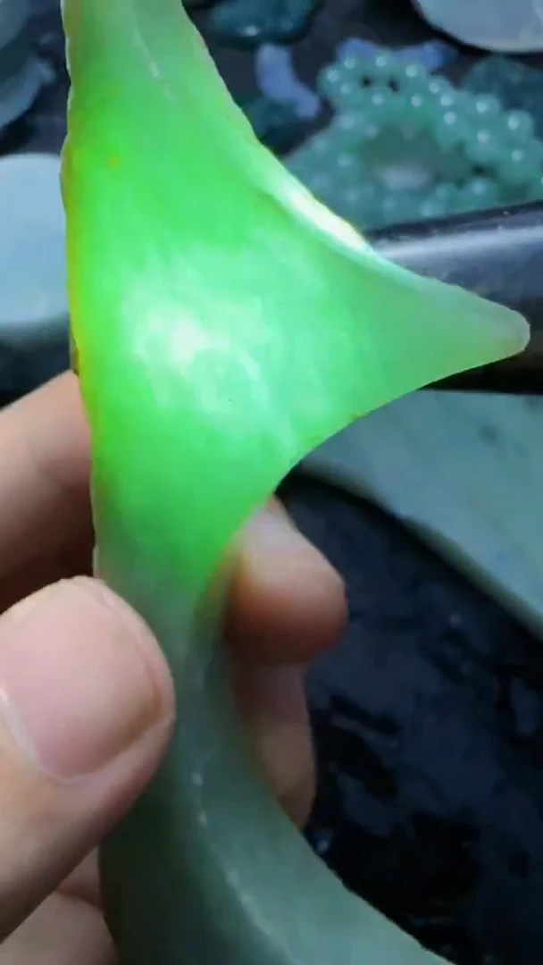 未镶嵌挂件翡翠047