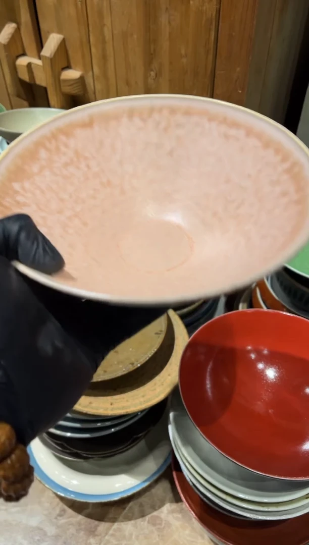 【闪购商品】瓷片943 粉色的斗笠面碗1个