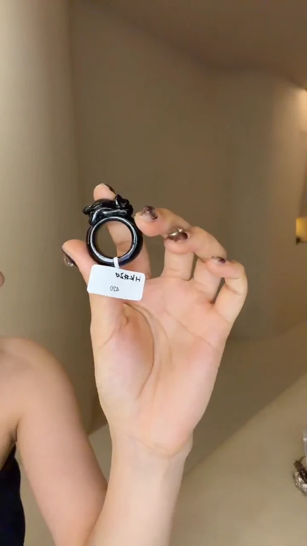 未镶嵌戒指和田玉20码黑青小狗