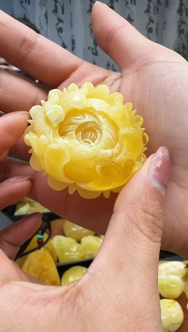 【闪购商品】琥珀裸石未镶嵌挂坠