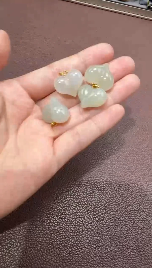 颈饰18K金镶嵌和田玉77-541-9.17多样性拍一发一