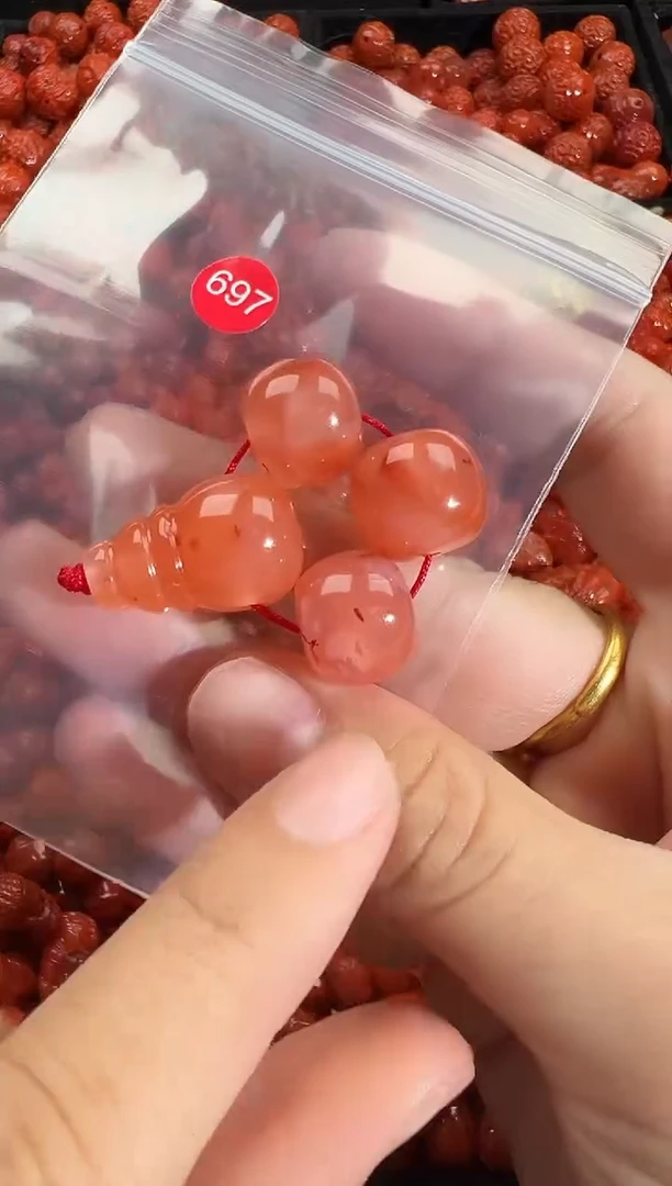 颈饰未镶嵌南红玛瑙1