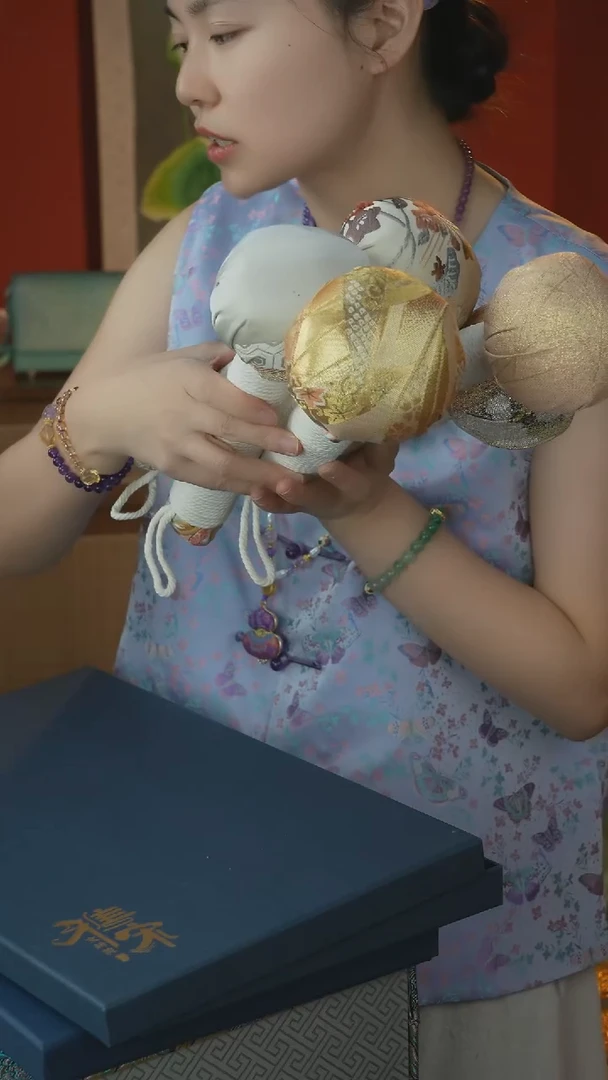 刺绣纯手工非遗国风饰品随机发一个