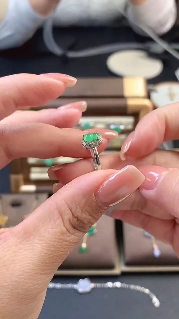 颈饰银S925镶嵌翡翠18621