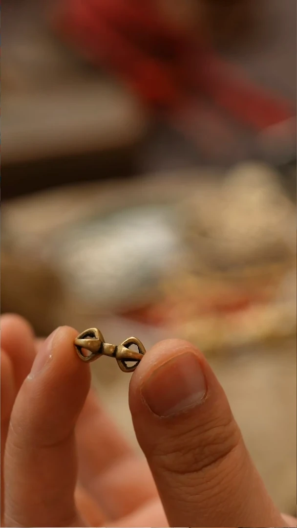 把件柏香籽/百香籽金刚杵背云