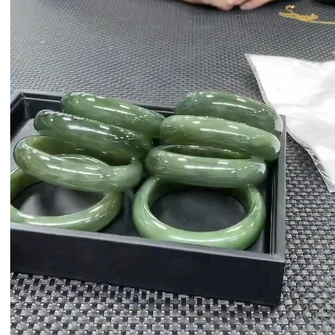 【老郑家】和田玉手镯一支(多样性发1件)