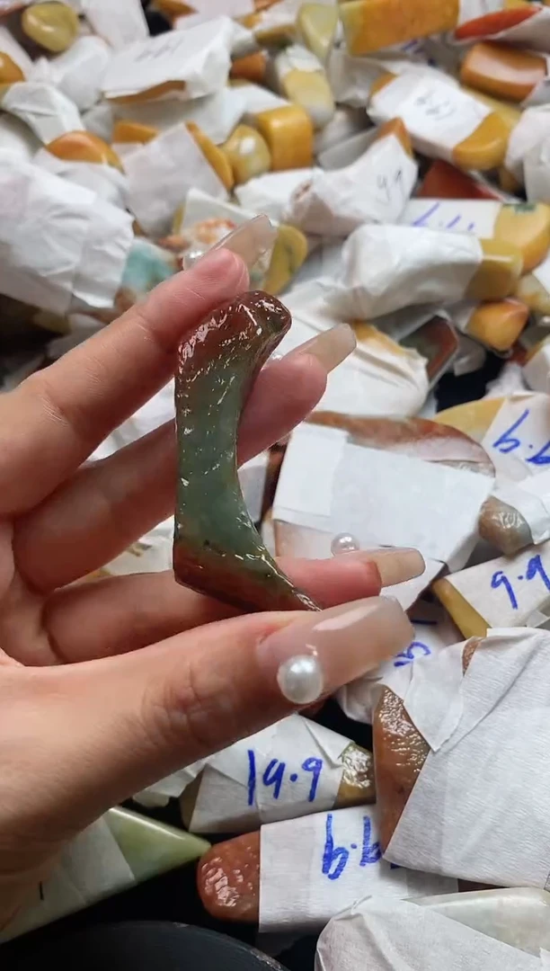 翡翠裸石翡翠挂件裸石