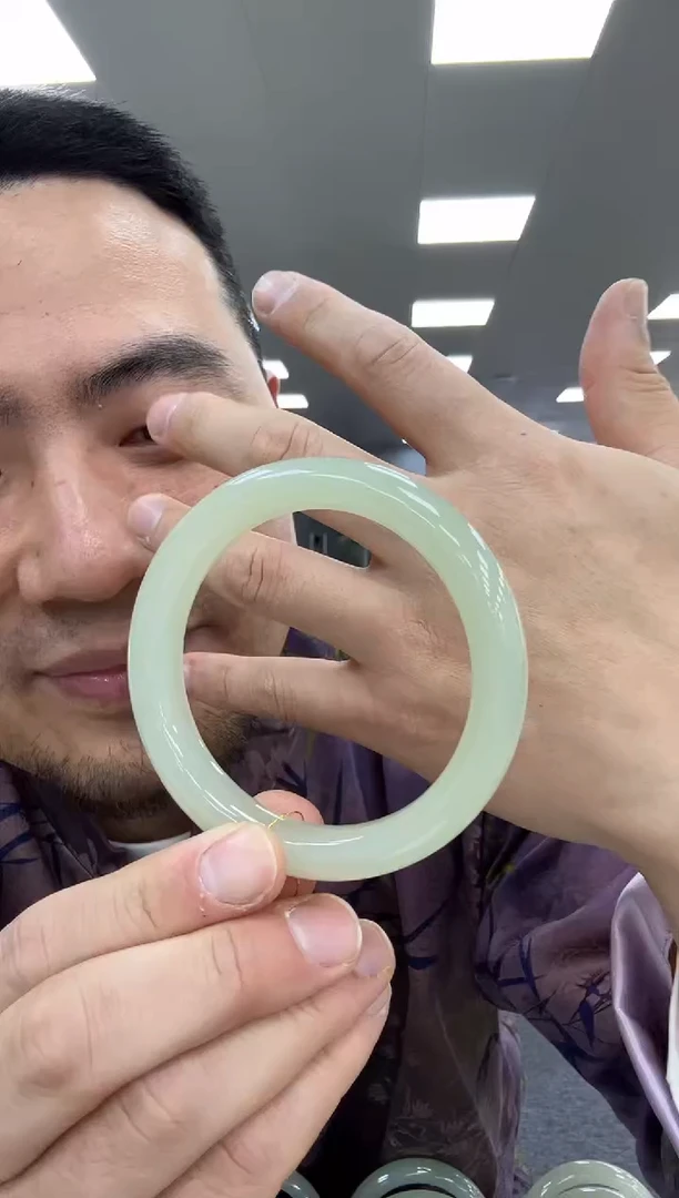 【闪购商品】和田玉手镯未镶嵌冰晴白55-62