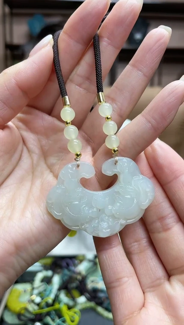 【闪购商品】蛇纹石玉颈饰未镶嵌·
