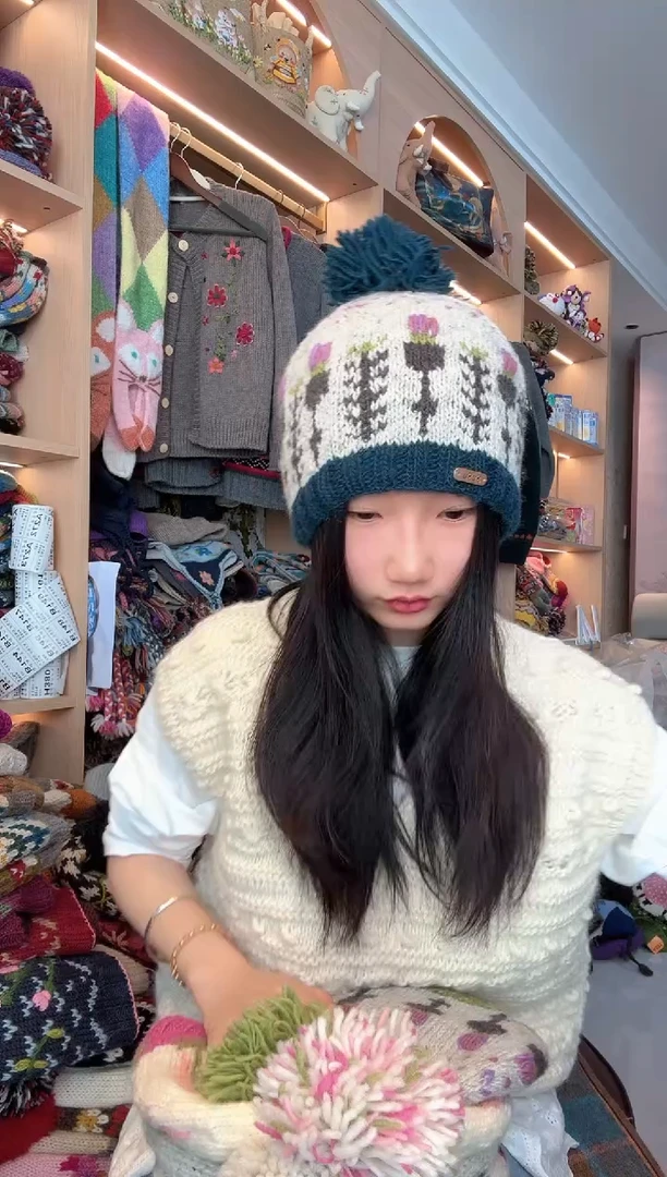 羊毛细线蓝色薰依草