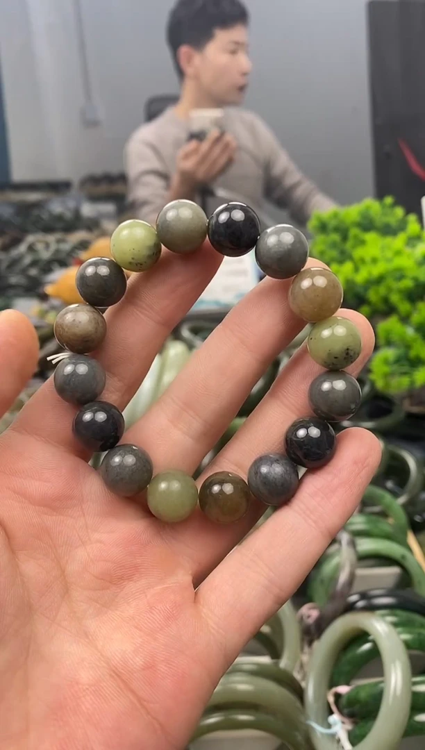 未镶嵌手镯和田玉12mm