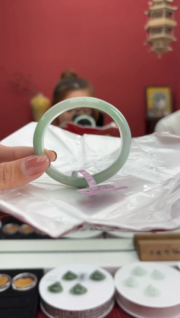 【闪购商品】翡翠手镯（贵妃镯）未镶嵌9手镯