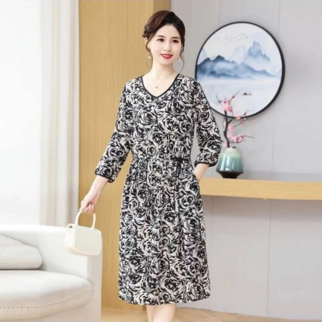 春季新款时尚休闲百搭连衣裙上新 不挑年龄身材1069