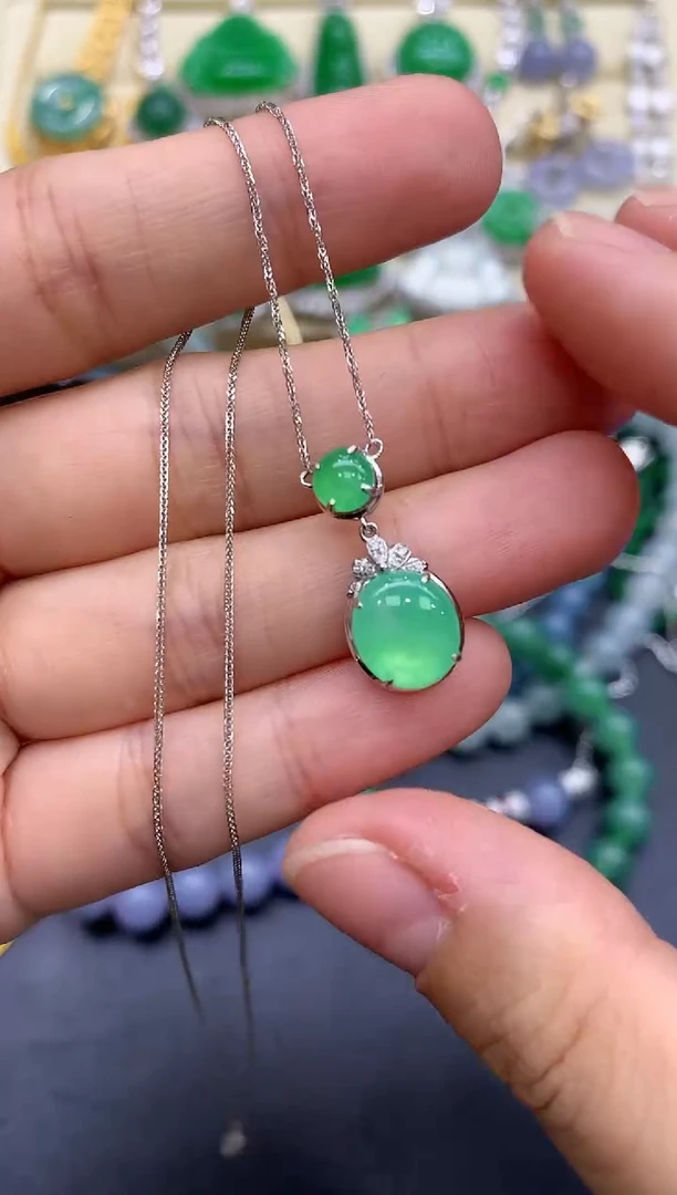 颈饰18K金镶嵌翡翠215-中国好珍宝