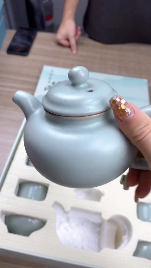 10头天地盖礼盒汝窑茶壶