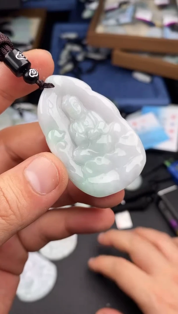 【闪购商品】翡翠颈饰未镶嵌  天然翡翠，一物一图