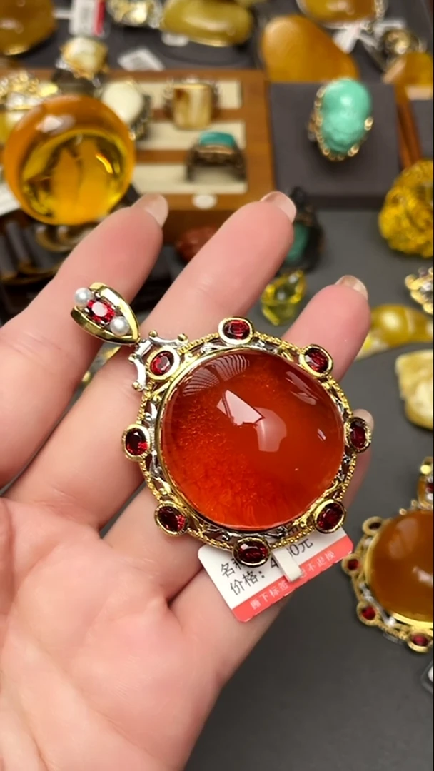 琥珀吊坠(不含链)未镶嵌精品净水红皮吊坠