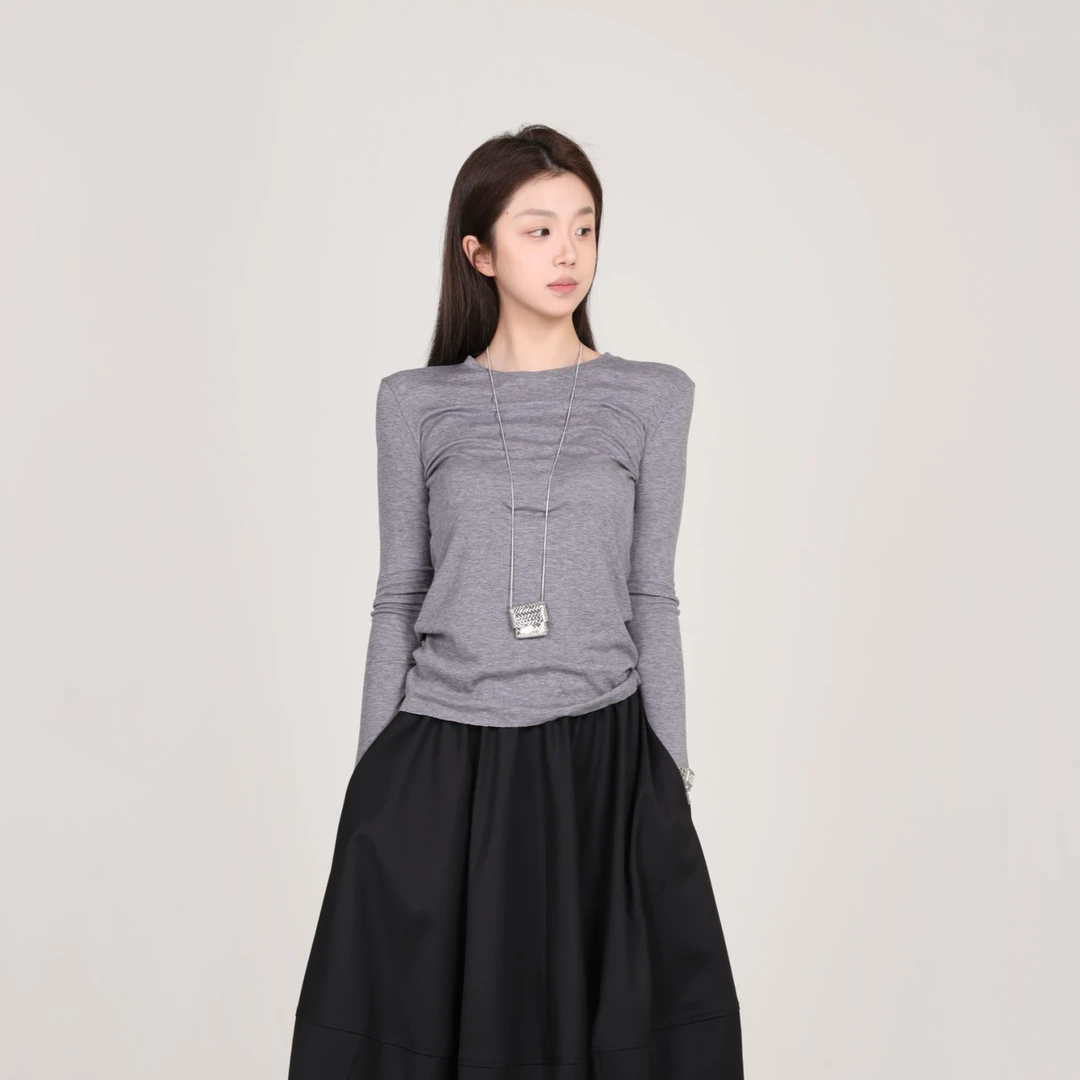 “纸片人”｜圆领正肩长袖t恤修身内搭打底衫