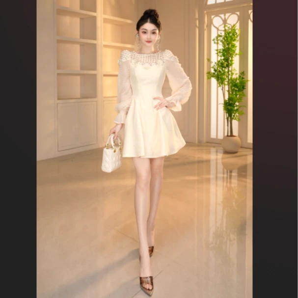 【冯爆爆】修身千金风静奢风长袖圆领连衣裙时尚春秋提花短款45331
