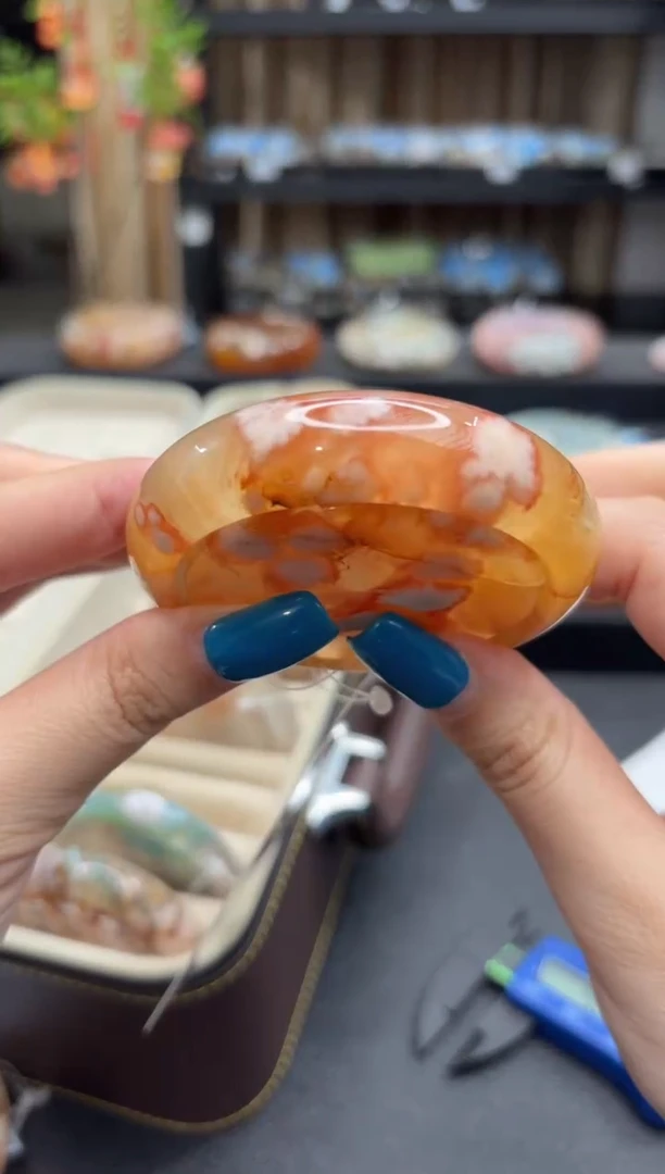 未镶嵌手镯石英质玉125(55圈赠送镯心)