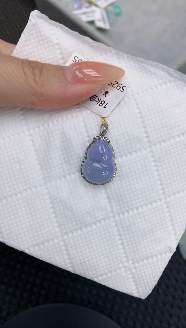 颈饰18K金镶嵌翡翠11111111111