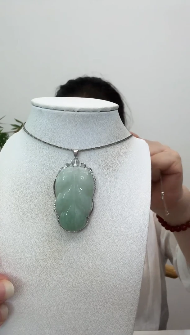 翡翠银S925镶嵌吊坠(赠链)叶子