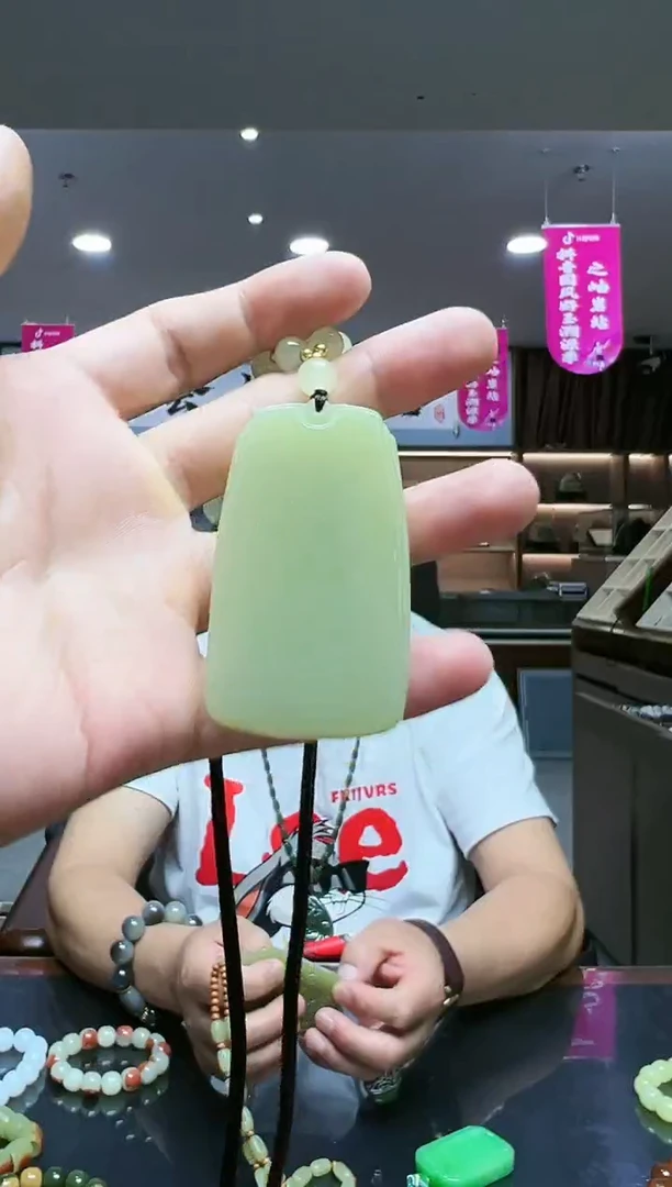 透闪石-蛇纹石玉未镶嵌挂件多样性发货其中发一