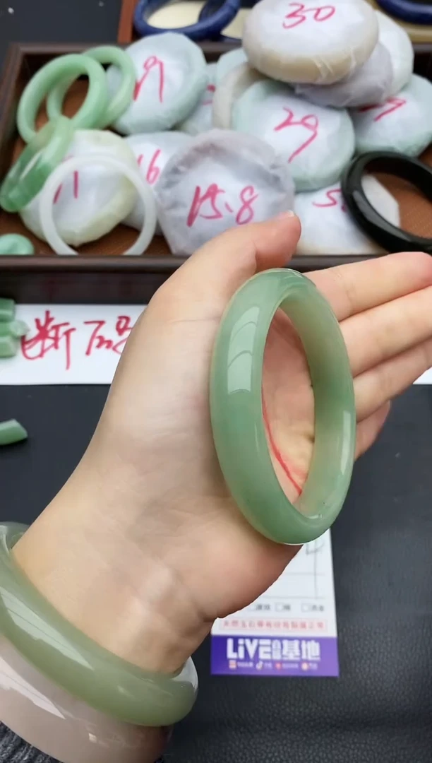 未镶嵌手镯石英质玉67+58/59