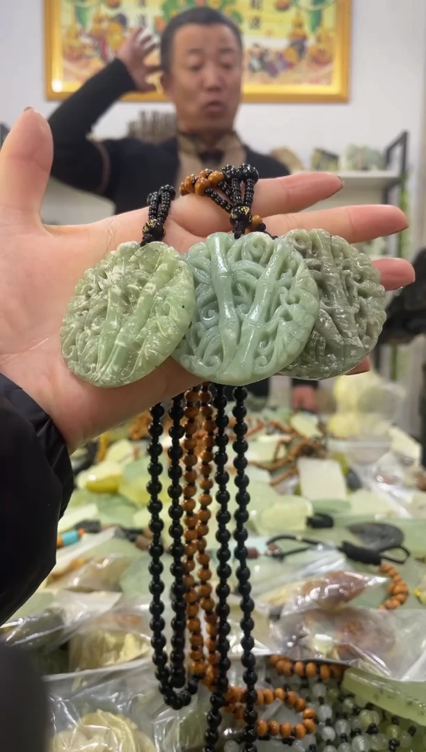 【闪购商品】岫玉吊坠未镶嵌多样性发货其中发一件