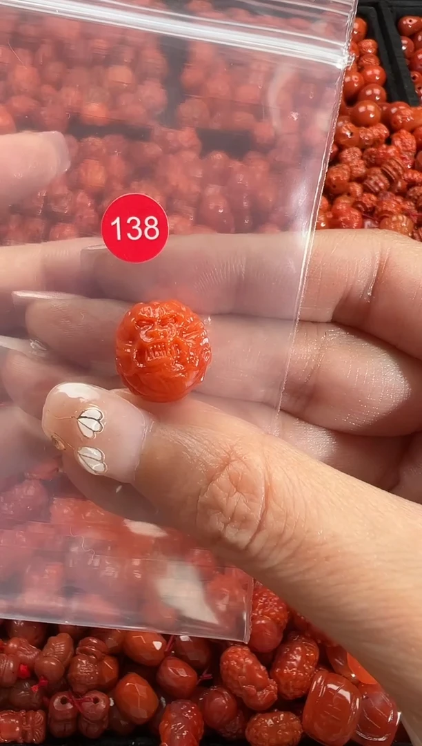 颈饰未镶嵌南红玛瑙1