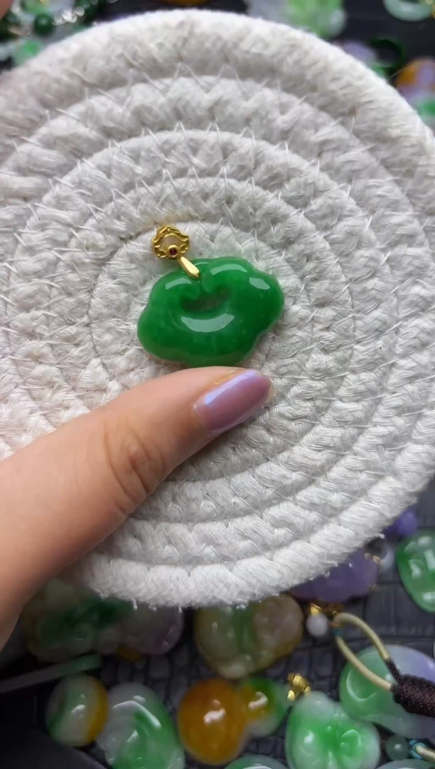 颈饰未镶嵌翡翠缅甸翡翠吊坠